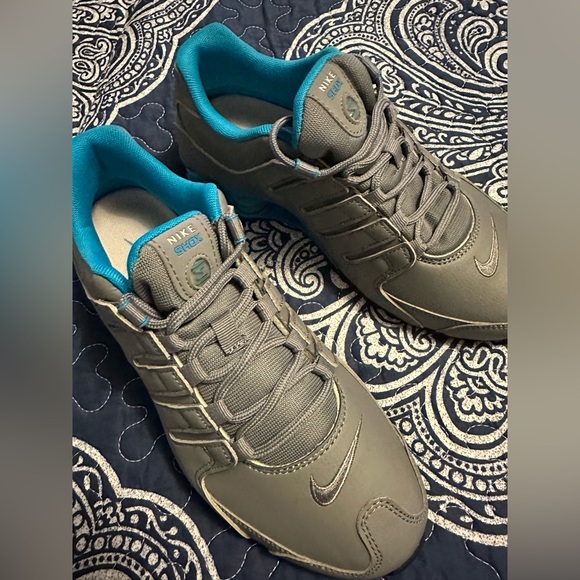 Nike Shox woman’s  Blue and Grey 7 1/2 - Picture 2 of 15